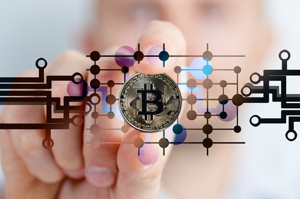 bitcoin-2643159_1280.thumb.jpg.47460075a7f1ec85043395fcaafd6dc2.jpg